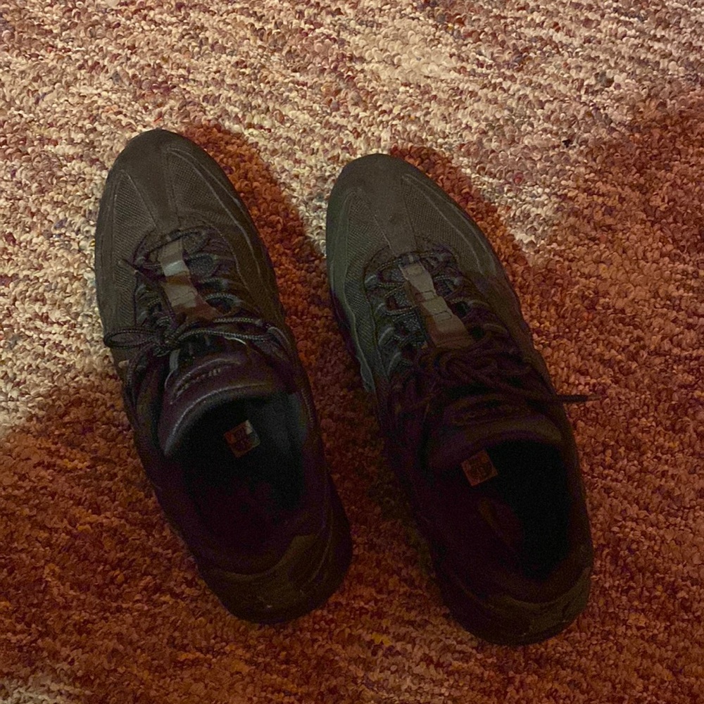 Air max 95 triple black.